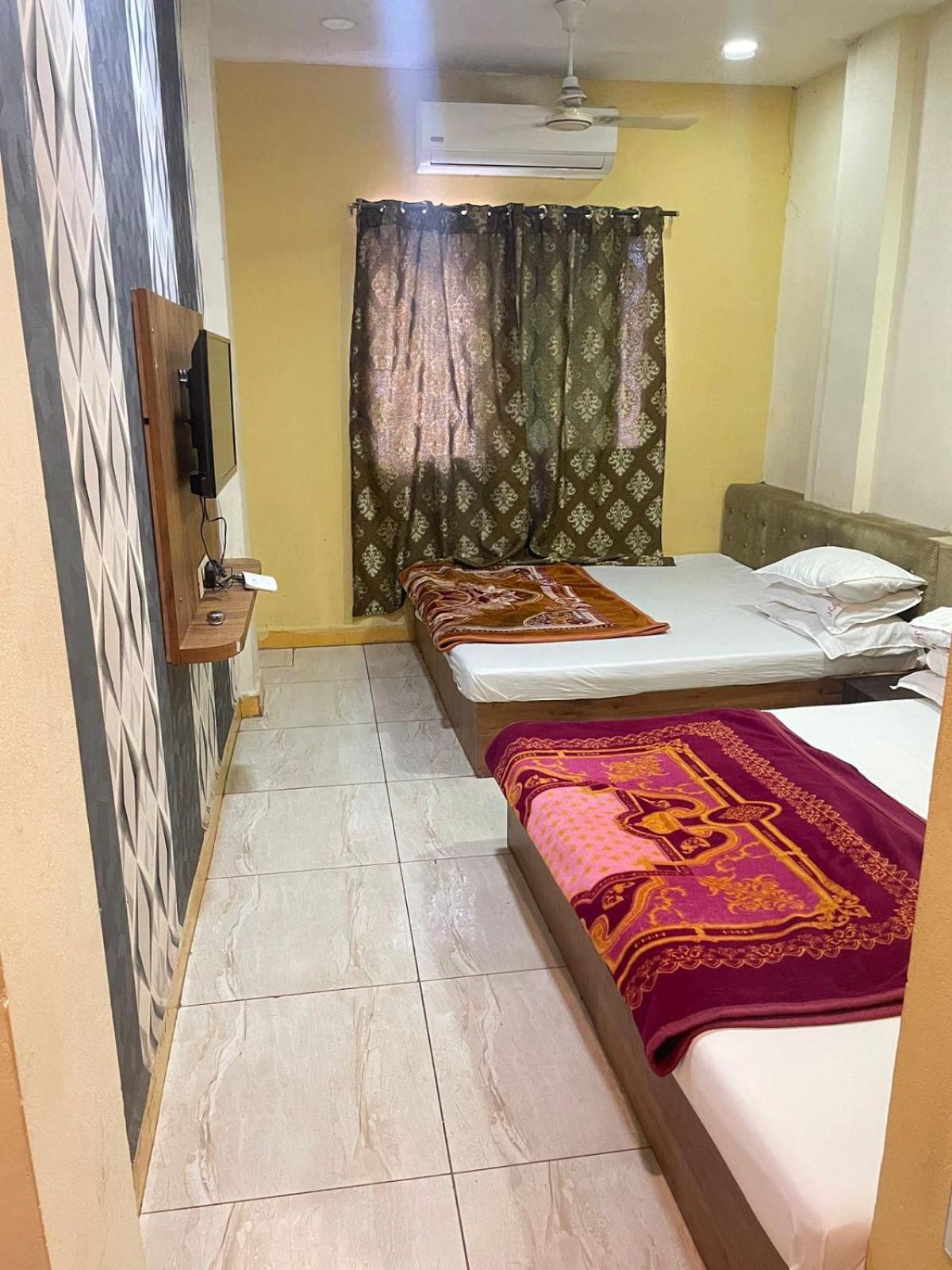 Hotel Amritam Inn Ujjain Buitenkant foto